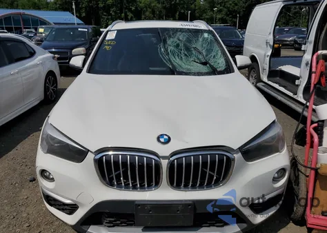 2018 BMW X1 xDrive28I z USA, uszkodzony, nr VIN WBXHT3C39J5F91943